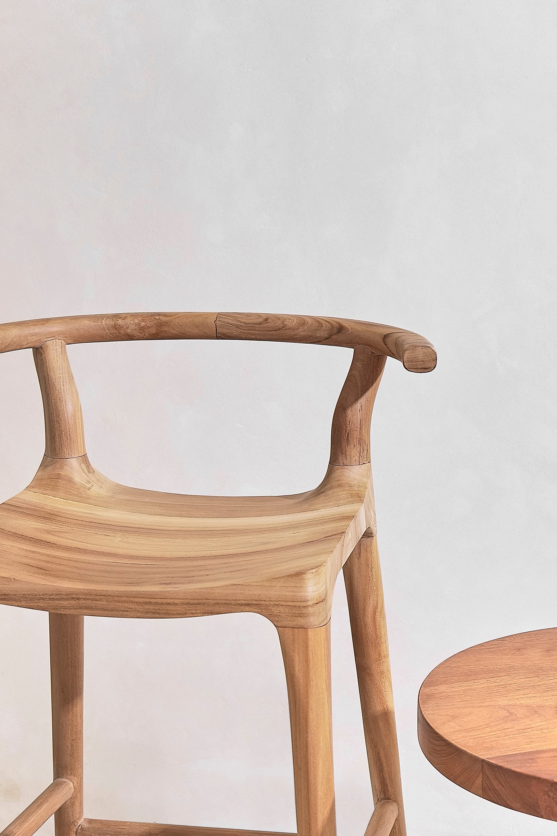 Curved back 2024 bar stool